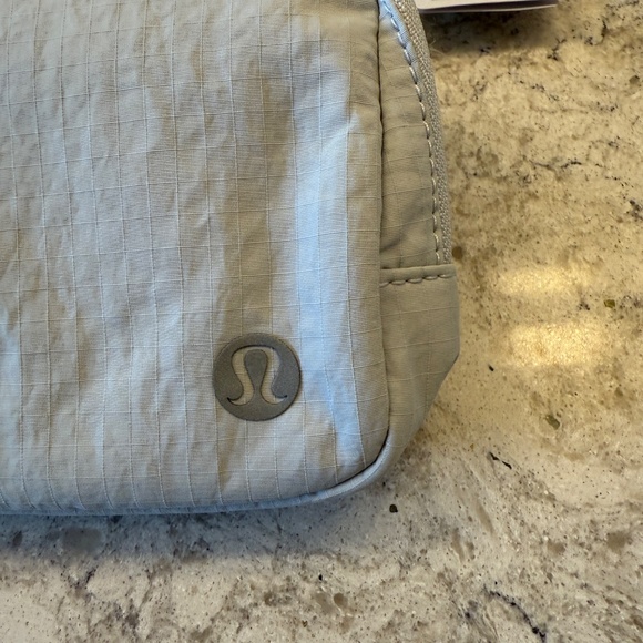 NWT Lululemon Athletic everywhere belt‎ bag - Picture 4 of 12